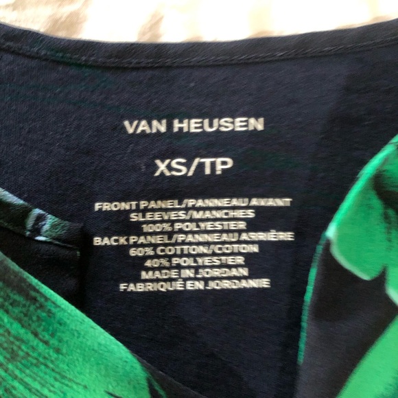 Lightweight flower blouse - Picture 2 of 3